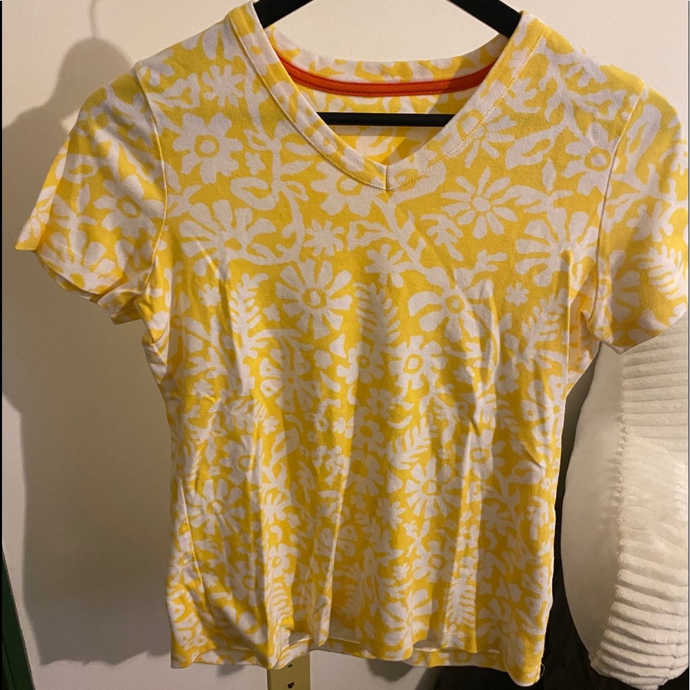 LAND’S END SHORT SLEEVE VNECK